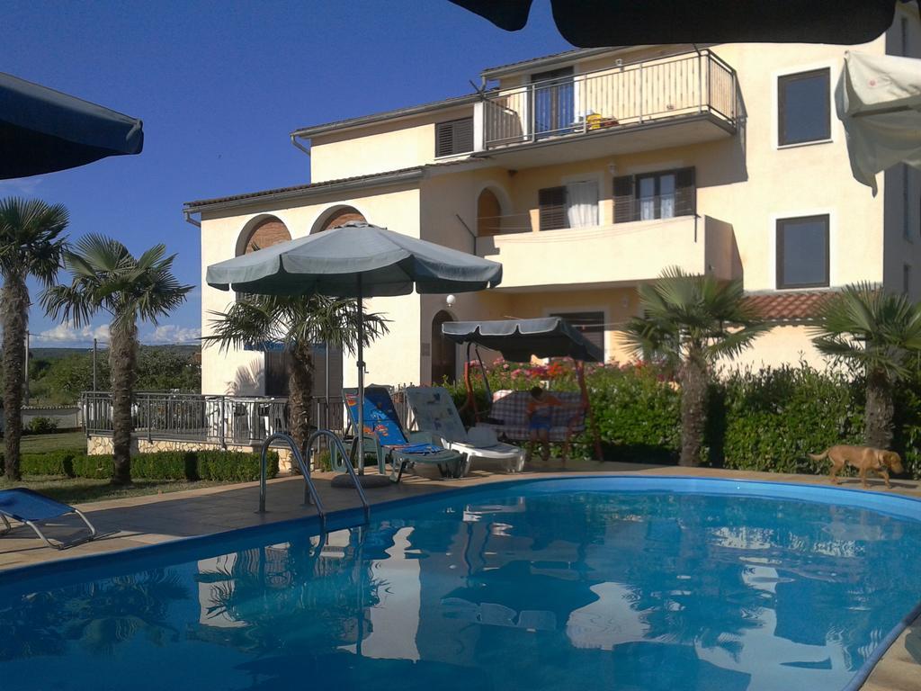 Apartments Marica Πόρετς Εξωτερικό φωτογραφία